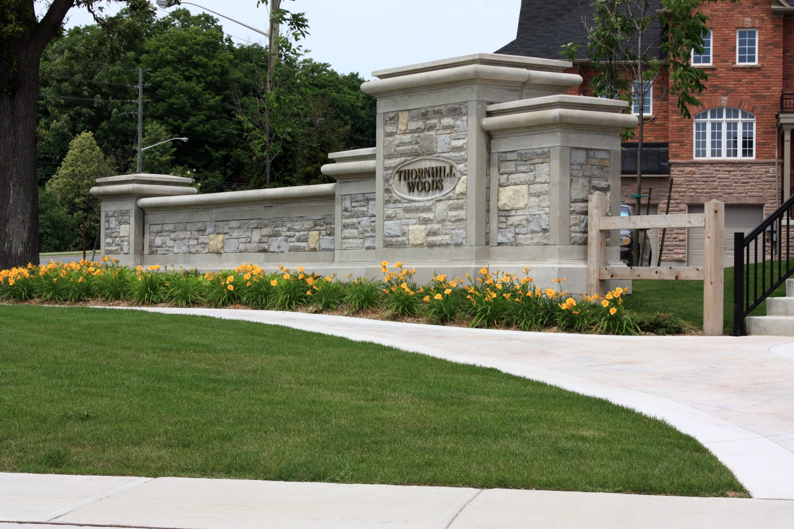 Image of the entrance to Thornhill Woods Community